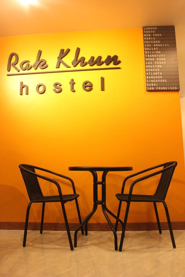 Rak Khun Hostel Chiang Mai Bagian luar foto