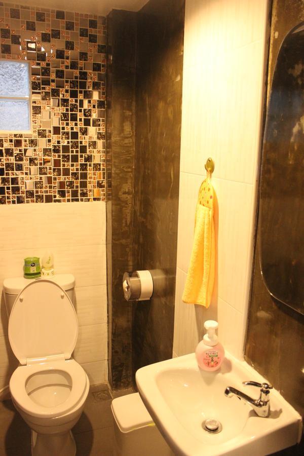 Rak Khun Hostel Chiang Mai Bagian luar foto