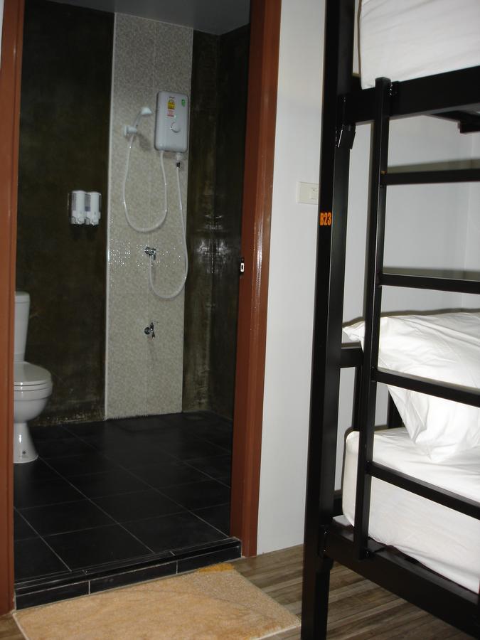 Rak Khun Hostel Chiang Mai Bagian luar foto