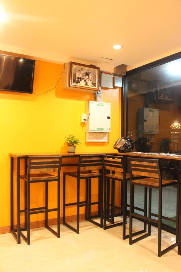 Rak Khun Hostel Chiang Mai Bagian luar foto
