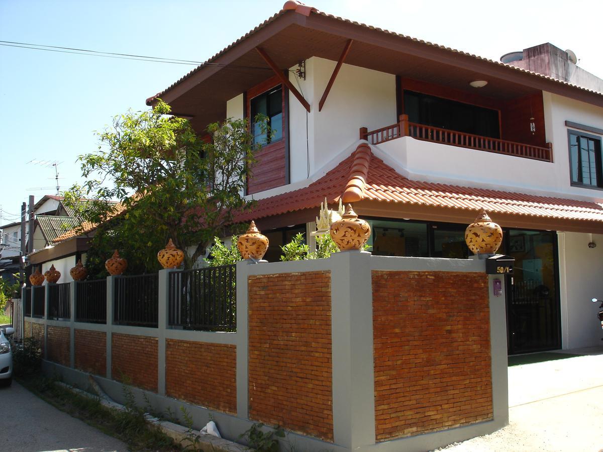 Rak Khun Hostel Chiang Mai Bagian luar foto