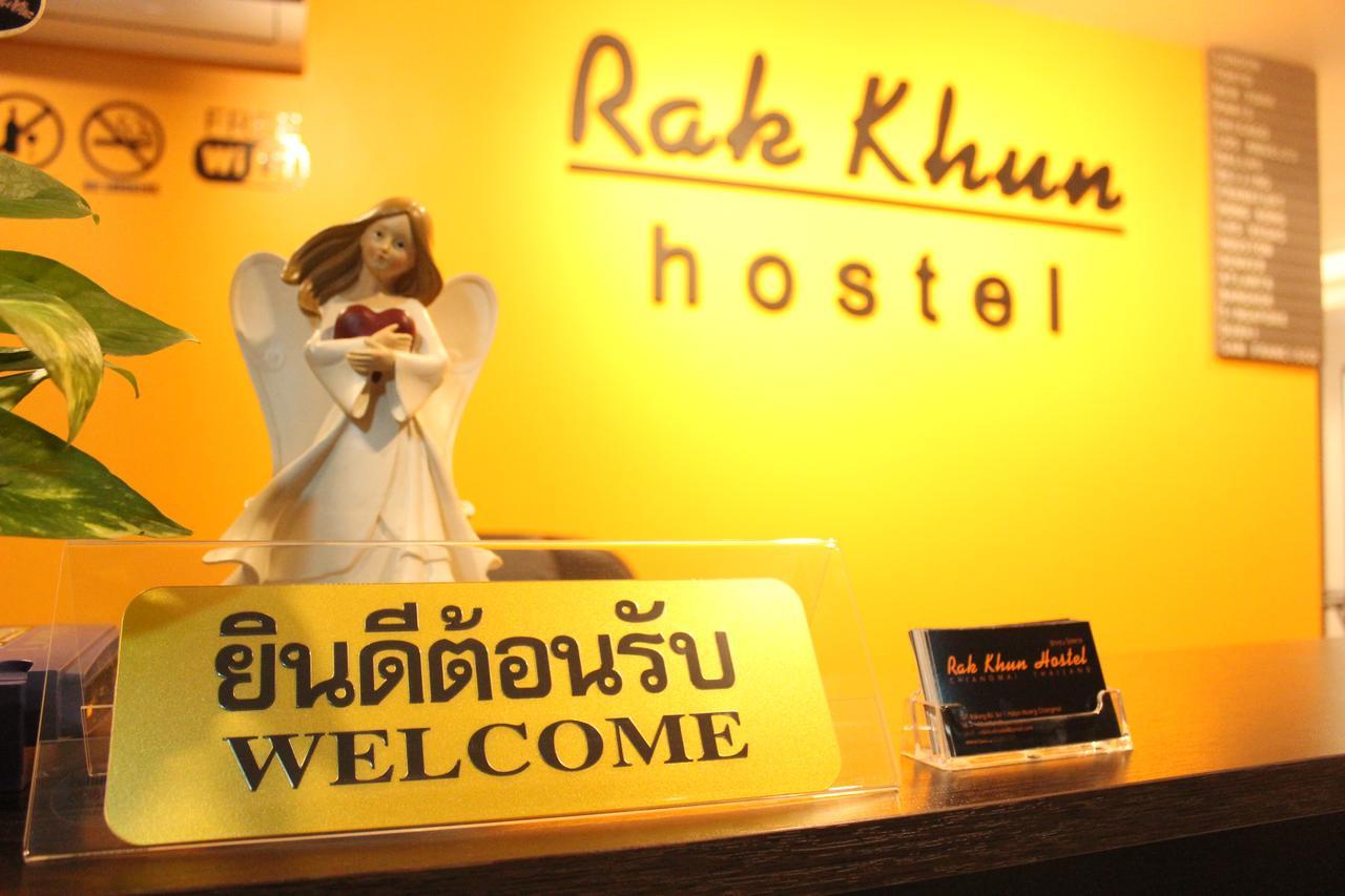 Rak Khun Hostel Chiang Mai Bagian luar foto