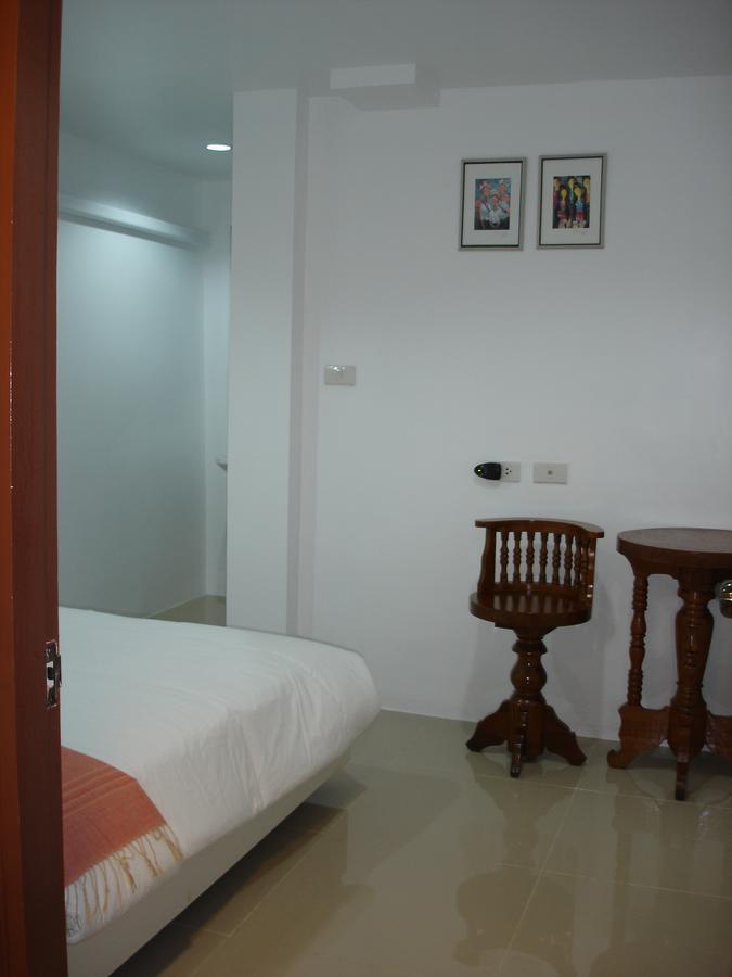 Rak Khun Hostel Chiang Mai Bagian luar foto