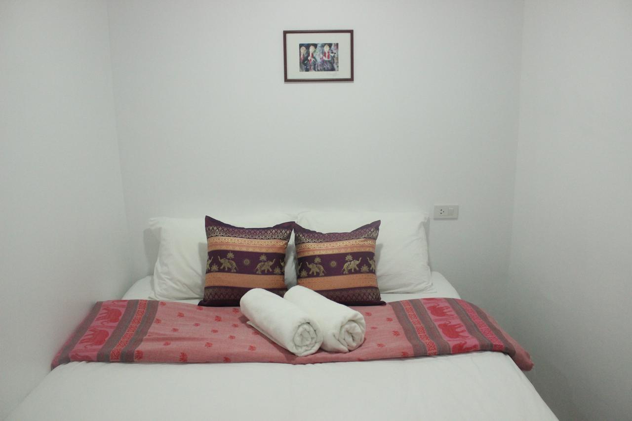 Rak Khun Hostel Chiang Mai Bagian luar foto