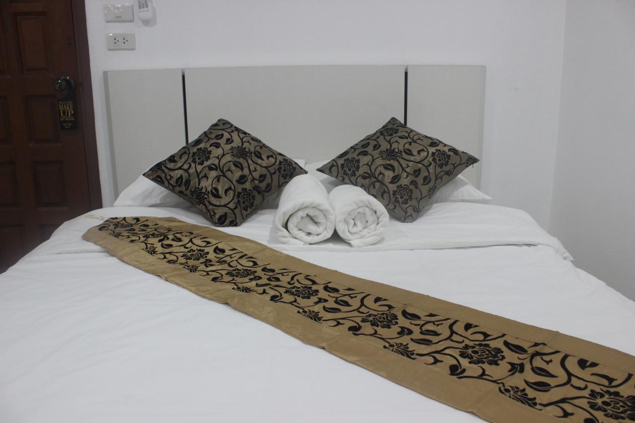 Rak Khun Hostel Chiang Mai Bagian luar foto