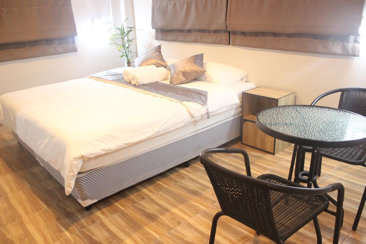 Rak Khun Hostel Chiang Mai Bagian luar foto